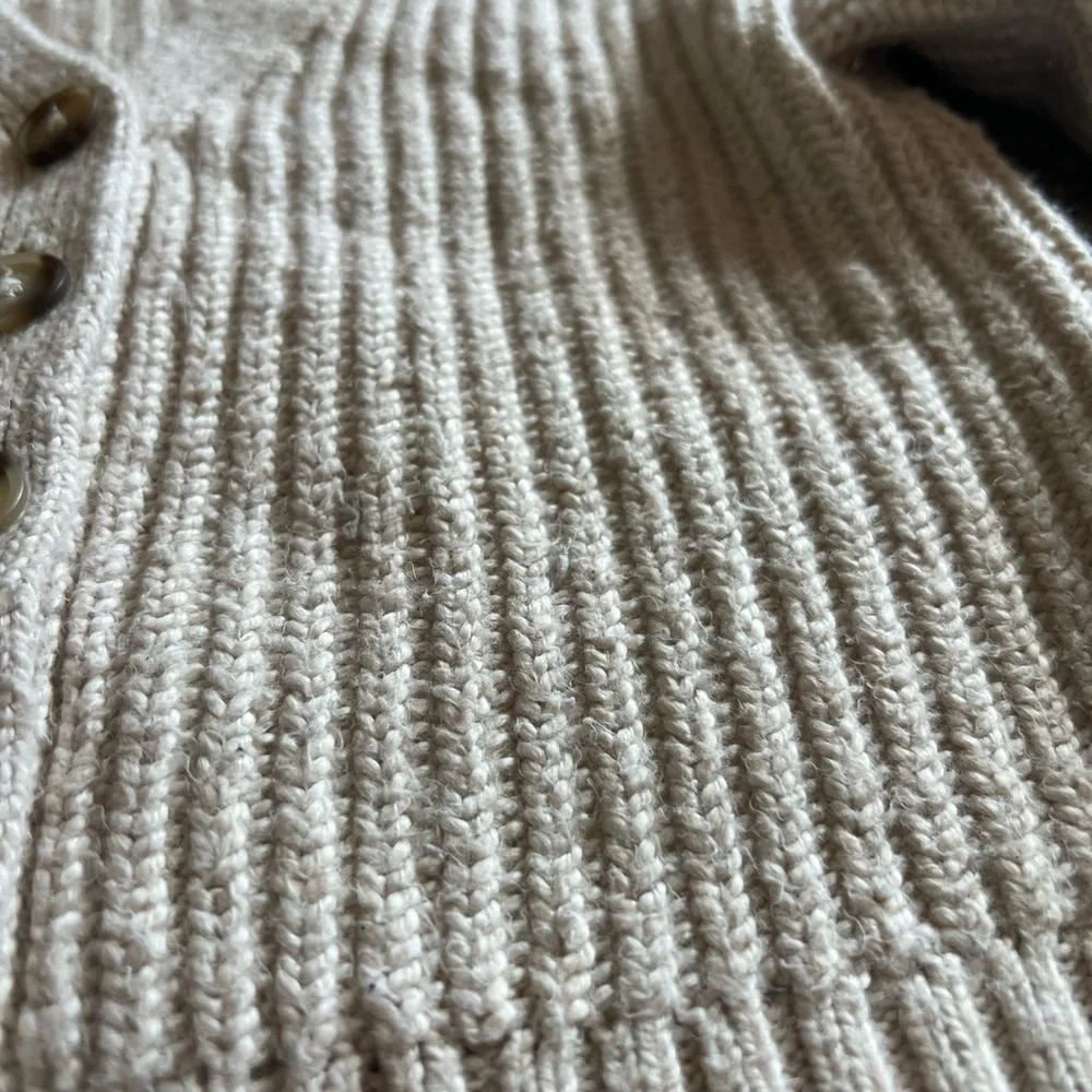 Old Navy Toddler Girl Cream Sweater Size 3t